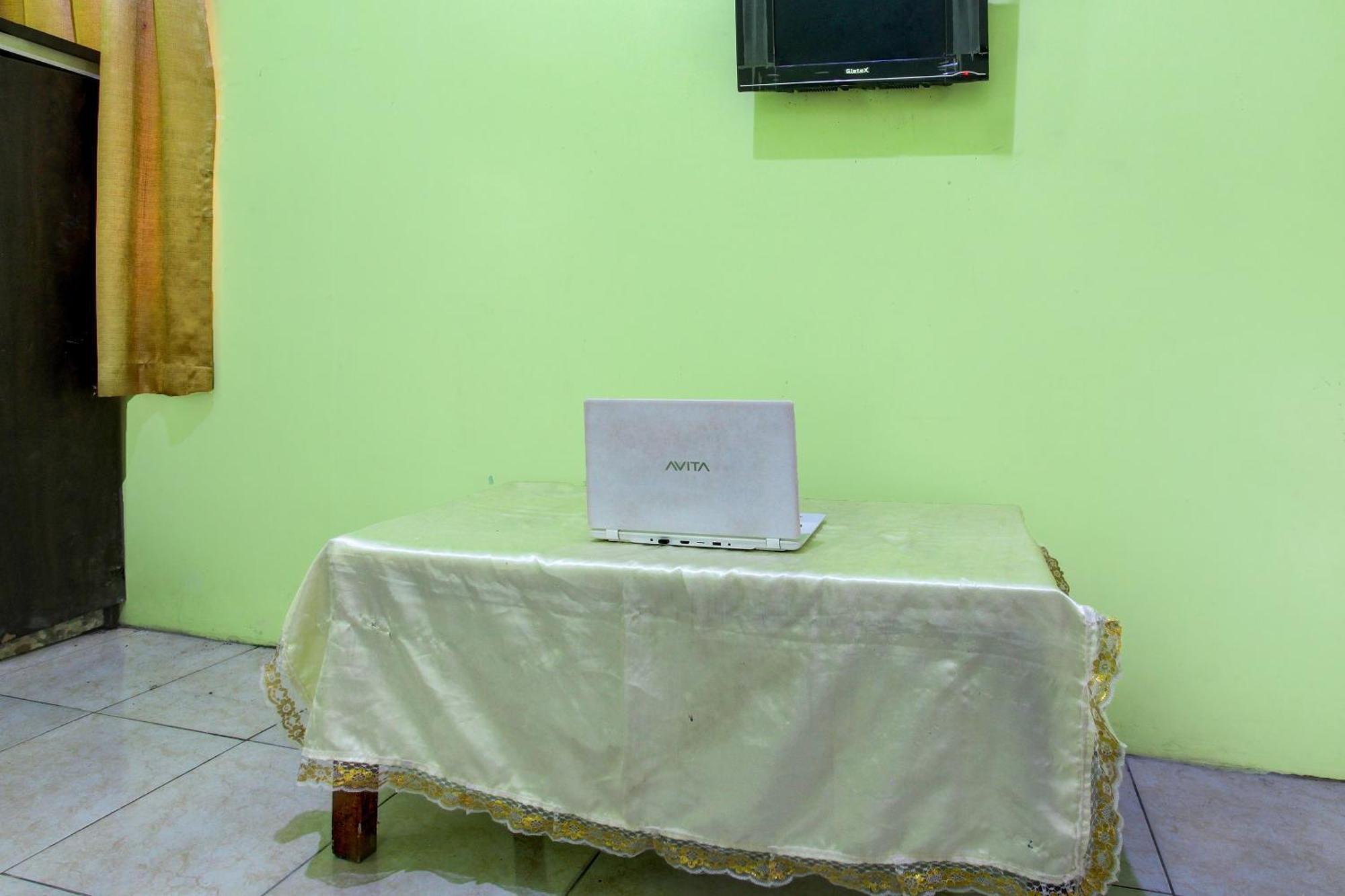 Hotel Oyo 92467 Cahyo Kost 1 Semarang Zewnętrze zdjęcie