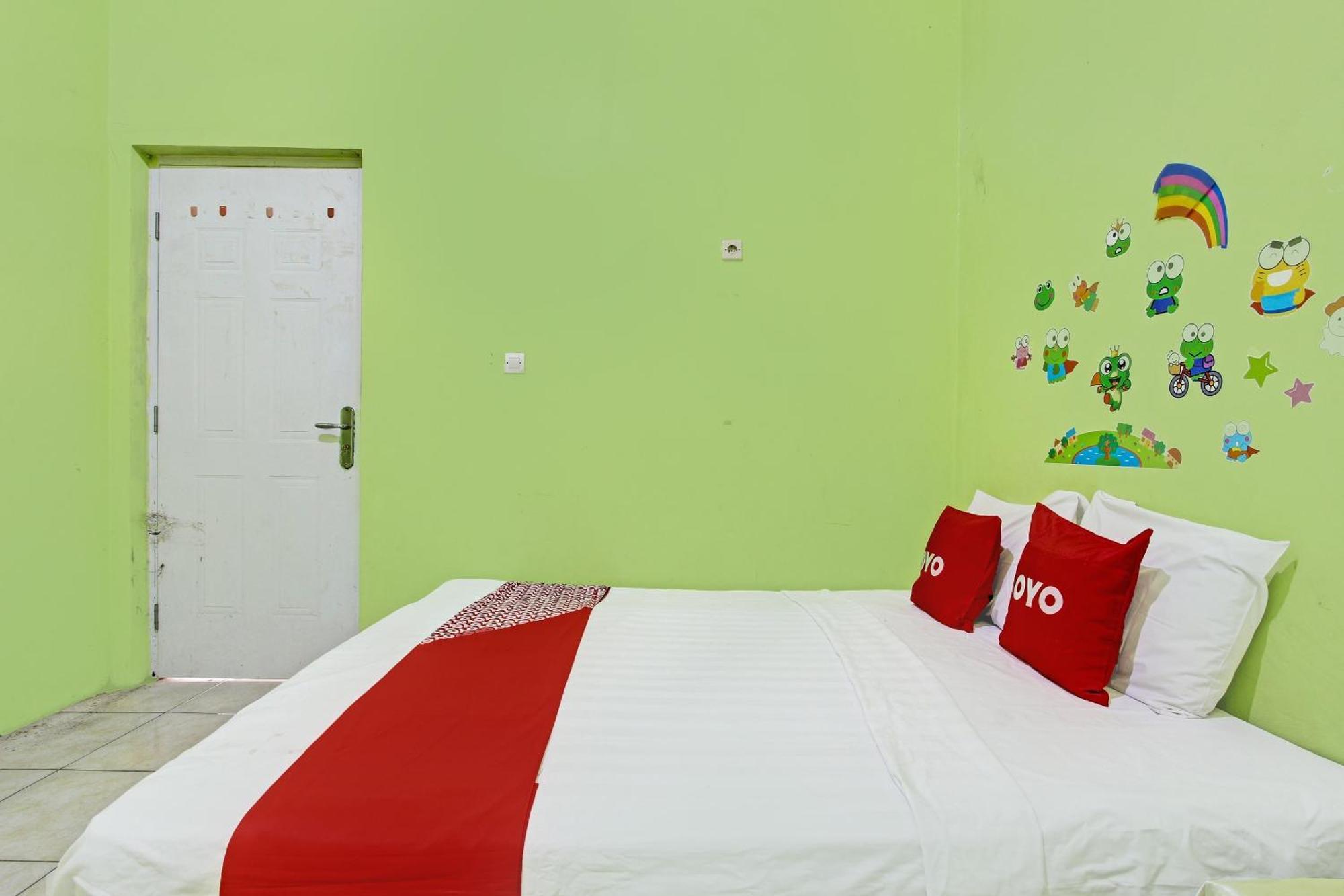 Hotel Oyo 92467 Cahyo Kost 1 Semarang Zewnętrze zdjęcie