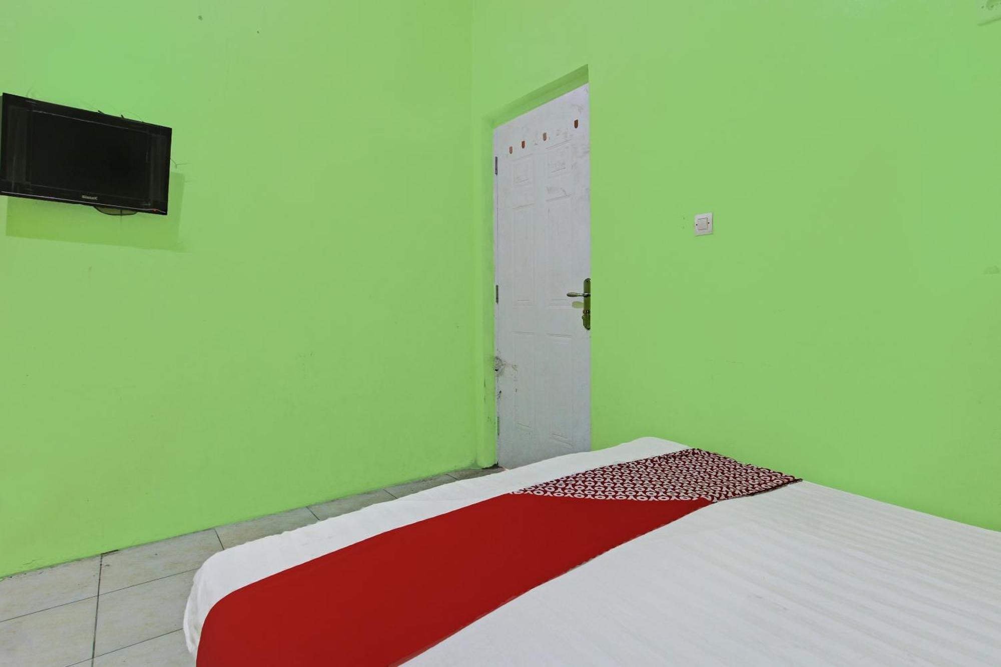 Hotel Oyo 92467 Cahyo Kost 1 Semarang Zewnętrze zdjęcie