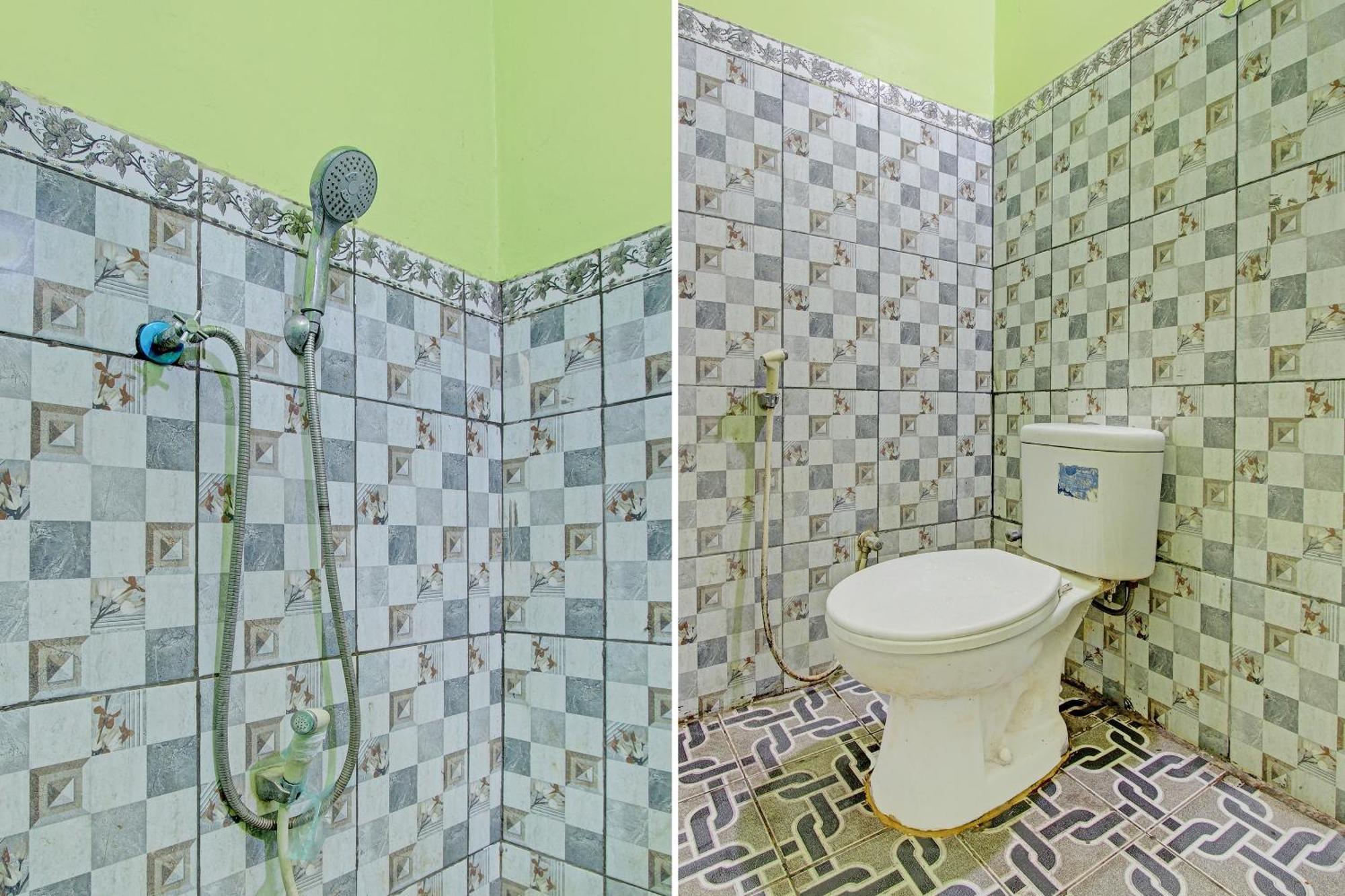 Hotel Oyo 92467 Cahyo Kost 1 Semarang Zewnętrze zdjęcie