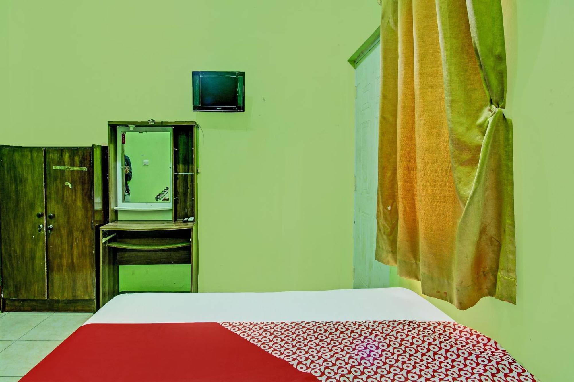 Hotel Oyo 92467 Cahyo Kost 1 Semarang Zewnętrze zdjęcie