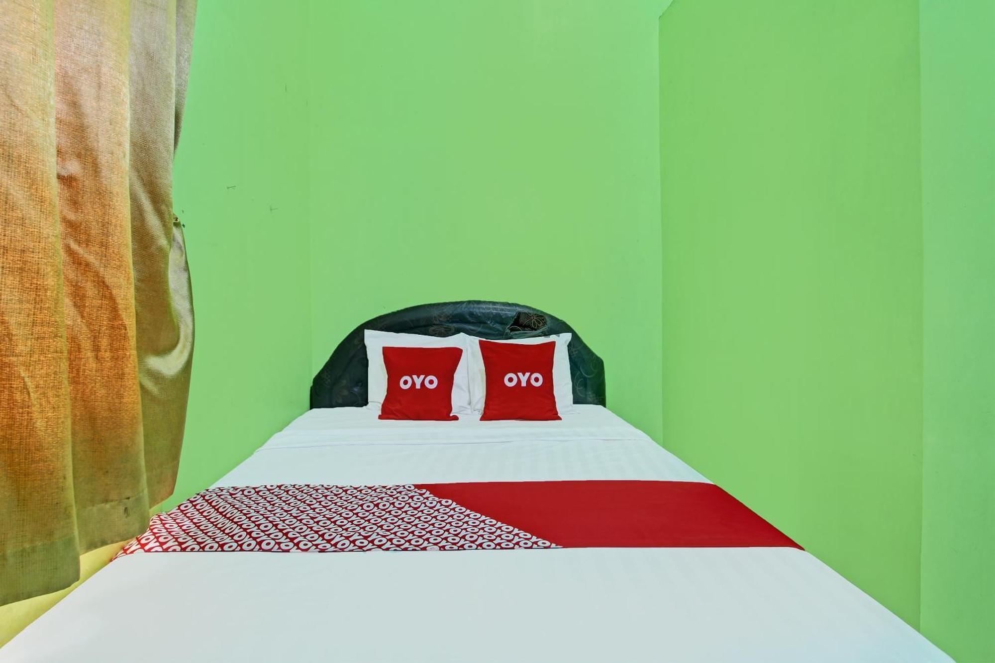 Hotel Oyo 92467 Cahyo Kost 1 Semarang Zewnętrze zdjęcie