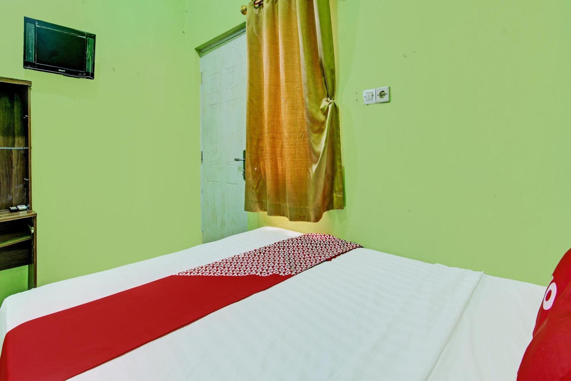 Hotel Oyo 92467 Cahyo Kost 1 Semarang Zewnętrze zdjęcie