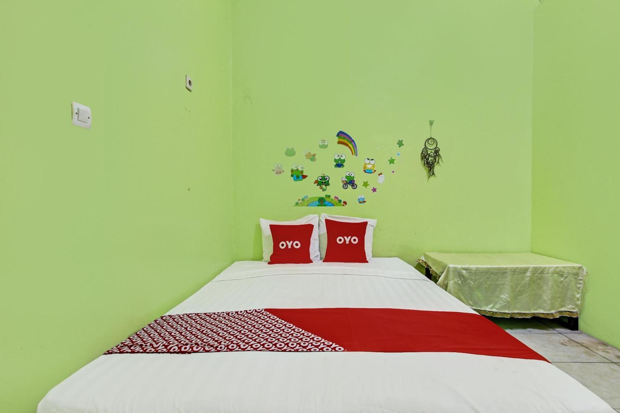 Hotel Oyo 92467 Cahyo Kost 1 Semarang Zewnętrze zdjęcie